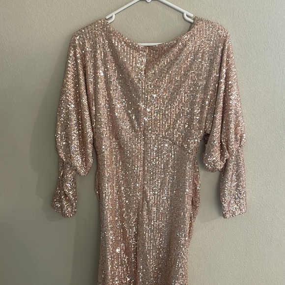 Boohoo sequin maternity dress - Picture 2 of 4